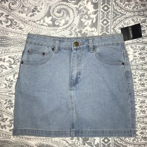 New Forever 21 Denim Skirt (M)